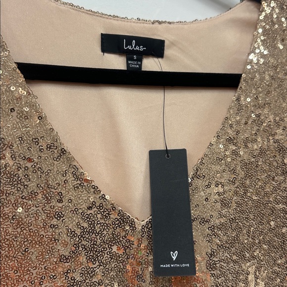 New LuLu’s Gold sequin shift dress light up the night S - Picture 3 of 7